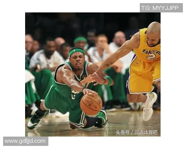 2003年NBA经典对决火箭队与活塞队的激烈碰撞回顾与分析