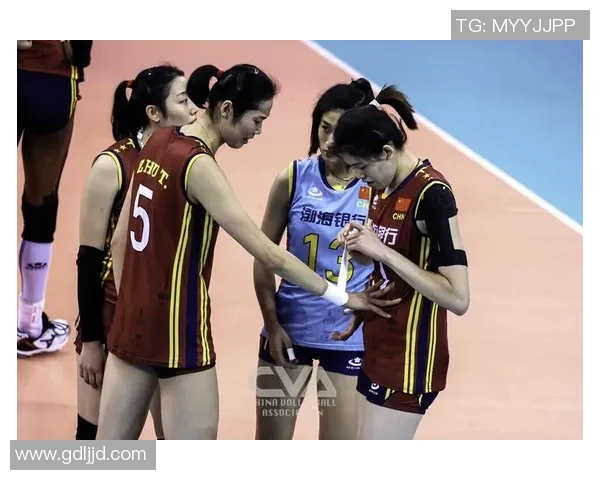 赛后分析:上海排球队与武汉排球队技术对抗的精彩瞬间与战术解析 赛后分析:上海排球队与武汉排球队技术对抗的精彩瞬间与战术解析