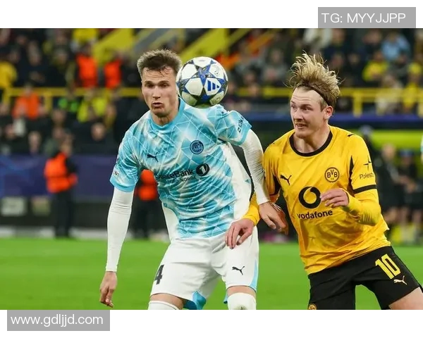 足球明星闪耀登场各种风格小广告引领潮流与激情 足球明星闪耀登场各种风格小广告引领潮流与激情