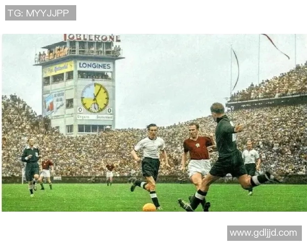 世界足球明星齐聚一堂共庆盛典展现友谊与激情的精彩时刻 世界足球明星齐聚一堂共庆盛典展现友谊与激情的精彩时刻